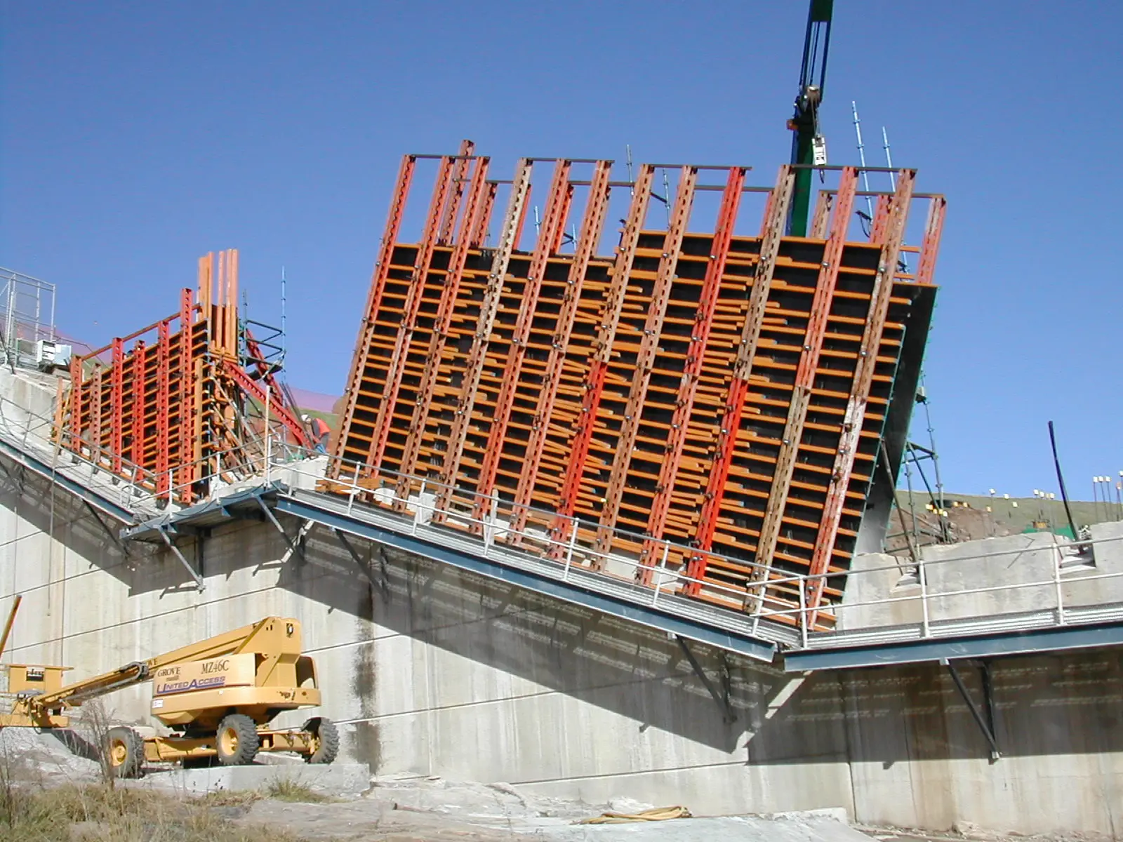 Steel materials for dam walls