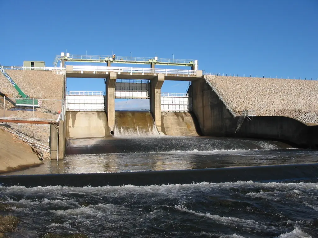 Water and dam project conducted by Austral